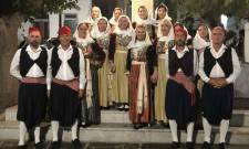 &Omicron;&iota; &Theta;&epsilon;&rho;ά&pi;&nu;&epsilon;&sigmaf; έ&sigma;&tau;&eta;&sigma;&alpha;&nu; &chi;&omicron;&rho;ό &sigma;&tau;&eta;&nu; &Iota;&kappa;&alpha;&rho;ί&alpha;