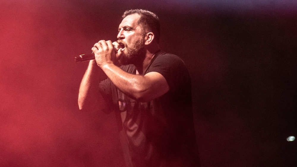 &Theta;&alpha; &tau;&alpha;&rho;&alpha;&kappa;&omicron;&upsilon;&nu;ή&sigma;&epsilon;&iota; &tau;&eta;&nu; &laquo;&Tau;&epsilon;&chi;&nu;ό&pi;&omicron;&lambda;&eta;&raquo; &omicron; Anser