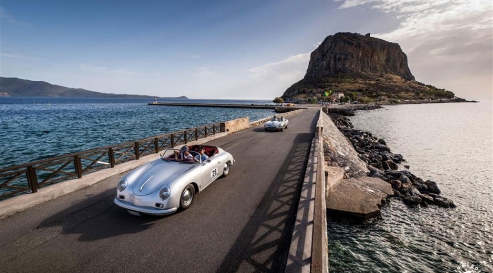 Tour du P&eacute;loponn&egrave;se: &Tau;&epsilon;&tau;&rho;ά&tau;&rho;&omicron;&chi;&omicron;&iota; &theta;&rho;ύ&lambda;&omicron;&iota; &xi;&alpha;&nu;ά &sigma;&tau;&omicron;&upsilon;&sigmaf; &delta;&rho;ό&mu;&omicron;&upsilon;&sigmaf; &tau;&eta;&sigmaf; &Lambda;&alpha;&kappa;&omega;&nu;ί&alpha;&sigmaf;