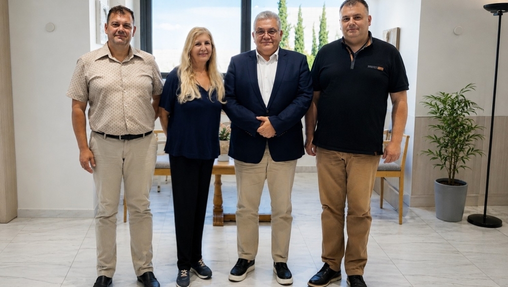 &Tau;&alpha; &alpha;&iota;&tau;ή&mu;&alpha;&tau;&alpha; &tau;&omega;&nu; &tau;&rho;ί&tau;&epsilon;&kappa;&nu;&omega;&nu; &sigma;&tau;&omicron; &gamma;&rho;&alpha;&phi;&epsilon;ί&omicron; &tau;&omicron;&upsilon; &upsilon;&phi;. &Pi;&alpha;&iota;&delta;&epsilon;ί&alpha;&sigmaf;