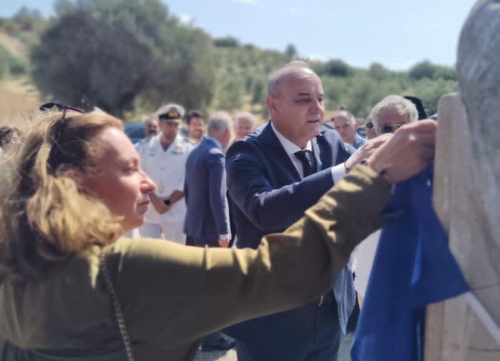 &Alpha;&pi;&omicron;&kappa;&alpha;&lambda;ύ&phi;&theta;&eta;&kappa;&epsilon; &eta; &pi;&rho;&omicron;&sigma;&omega;&pi;&omicron;&gamma;&rho;&alpha;&phi;ί&alpha; &tau;&omicron;&upsilon; &Sigma;&tau;&rho;ά&tau;&eta; &Sigma;&tau;&rho;&alpha;&tau;ή&gamma;&eta; &sigma;&tau;&omicron; &Pi;&alpha;&lambda;&alpha;&iota;&omicron;&mu;&omicron;&nu;ά&sigma;&tau;&eta;&rho;&omicron;