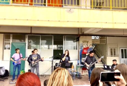 Η μπάντα «Taigetus» του Μουσικού Σχολείου Σπάρτης «ρόκαρε» στο 2ο Λύκειο