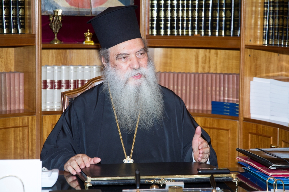 &Mu;&eta;&tau;&rho;&omicron;&pi;&omicron;&lambda;ί&tau;&eta;&sigmaf; &Mu;&omicron;&nu;&epsilon;&mu;&beta;&alpha;&sigma;ί&alpha;&sigmaf; &kappa;&alpha;&iota; &Sigma;&pi;ά&rho;&tau;&eta;&sigmaf; &Epsilon;&upsilon;&sigma;&tau;ά&theta;&iota;&omicron;&sigmaf;: &Omicron; &laquo;&chi;&alpha;ί&rho;&omega;&nu; &mu;&epsilon;&tau;ά &chi;&alpha;&iota;&rho;ό&nu;&tau;&omega;&nu;, &kappa;&alpha;&iota; &kappa;&lambda;&alpha;ί&omega;&nu; &mu;&epsilon;&tau;ά &kappa;&lambda;&alpha;&iota;ό&nu;&tau;&omega;&nu;&raquo;