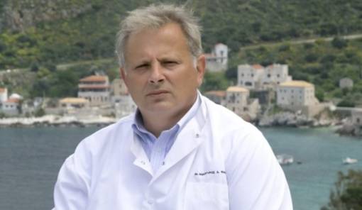 &laquo;&Tau;&omicron;&nu; &gamma;&nu;&omega;&rho;ί&zeta;&epsilon;&tau;&epsilon; &alpha;&upsilon;&tau;ό &tau;&omicron;&nu; Ά&nu;&theta;&rho;&omega;&pi;&omicron;;&raquo;: &Alpha;&pi;&lambda;ώ&sigmaf; (&mu;&iota;&alpha; &alpha;&kappa;ό&mu;&alpha;) &upsilon;&pi;ό&kappa;&lambda;&iota;&sigma;&eta; &gamma;&iota;&alpha; &tau;&omicron;&nu; &Alpha;&nu;. &Mu;&alpha;&rho;&iota;ό&lambda;&eta;