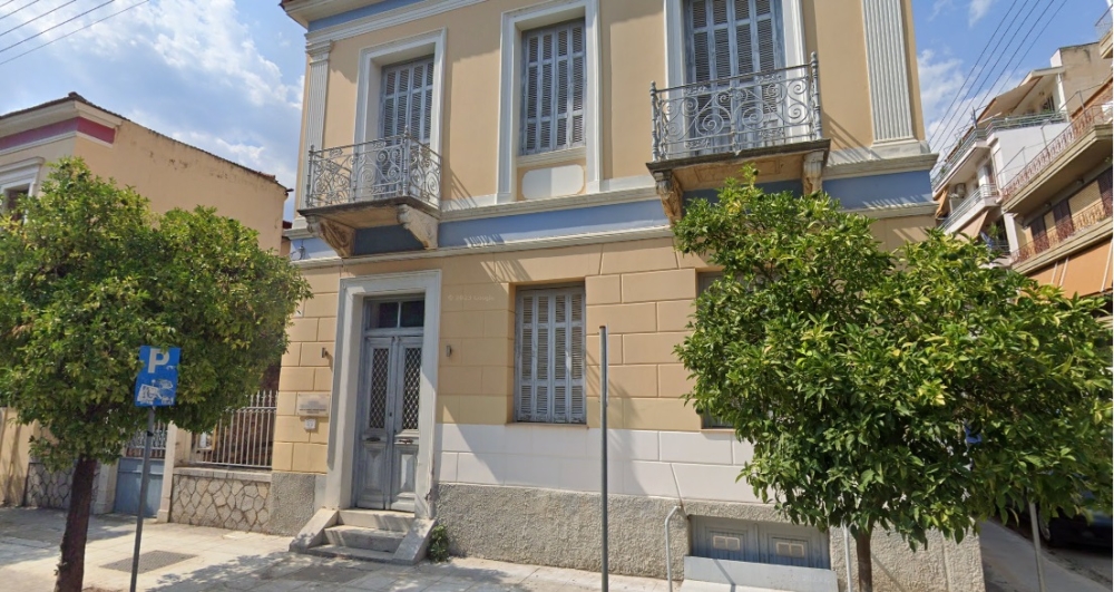 &Iota;&omicron;ύ&nu;&iota;&omicron;&sigmaf; &sigma;&tau;&eta;&nu; &Pi;&Epsilon;&Sigma; &mu;&epsilon; &mu;&omicron;&upsilon;&sigma;&iota;&kappa;ή, &iota;&sigma;&tau;&omicron;&rho;ί&alpha; &kappa;&alpha;&iota; &pi;&omicron;&lambda;&iota;&tau;&iota;&sigma;&mu;ό