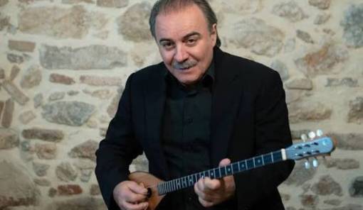 &Alpha;&upsilon;&theta;&epsilon;&nu;&tau;&iota;&kappa;ό &rho;&epsilon;&mu;&pi;έ&tau;&iota;&kappa;&omicron; &gamma;&lambda;έ&nu;&tau;&iota; &mu;&epsilon; &tau;&omicron;&nu; &Mu;&pi;ά&mu;&pi;&eta; &Tau;&sigma;έ&rho;&tau;&omicron;