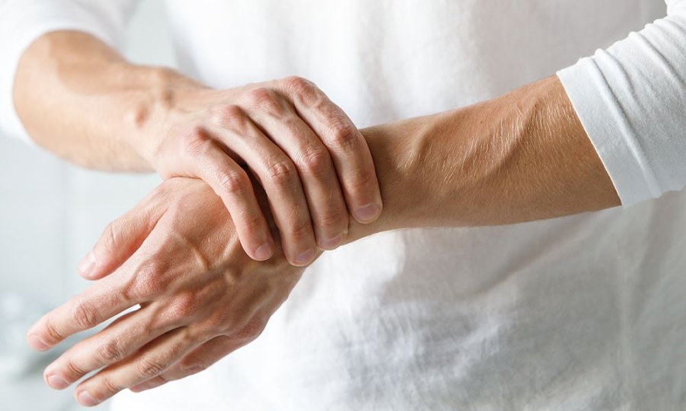 &Rho;&epsilon;&upsilon;&mu;&alpha;&tau;&omicron;&epsilon;&iota;&delta;ή&sigmaf; &alpha;&rho;&theta;&rho;ί&tau;&iota;&delta;&alpha;:  &Nu;έ&alpha; &mu;&epsilon;&lambda;έ&tau;&eta; &alpha;&nu;&alpha;&delta;&epsilon;&iota;&kappa;&nu;ύ&epsilon;&iota; 4 &pi;&rho;ώ&iota;&mu;&alpha; &laquo;&kappa;&alpha;&mu;&pi;&alpha;&nu;ά&kappa;&iota;&alpha;&raquo; &tau;&eta;&sigmaf; &nu;ό&sigma;&omicron;&upsilon;