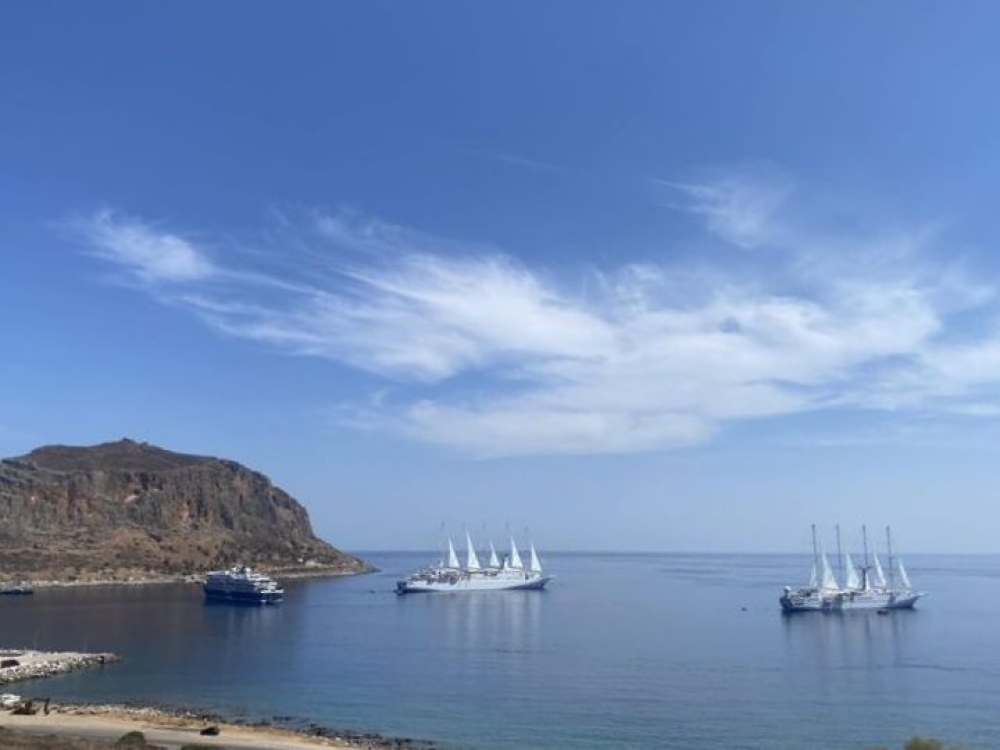 «Κρουαζιέρα θα σε πάω» στην ανεβασμένη Μονεμβασιά