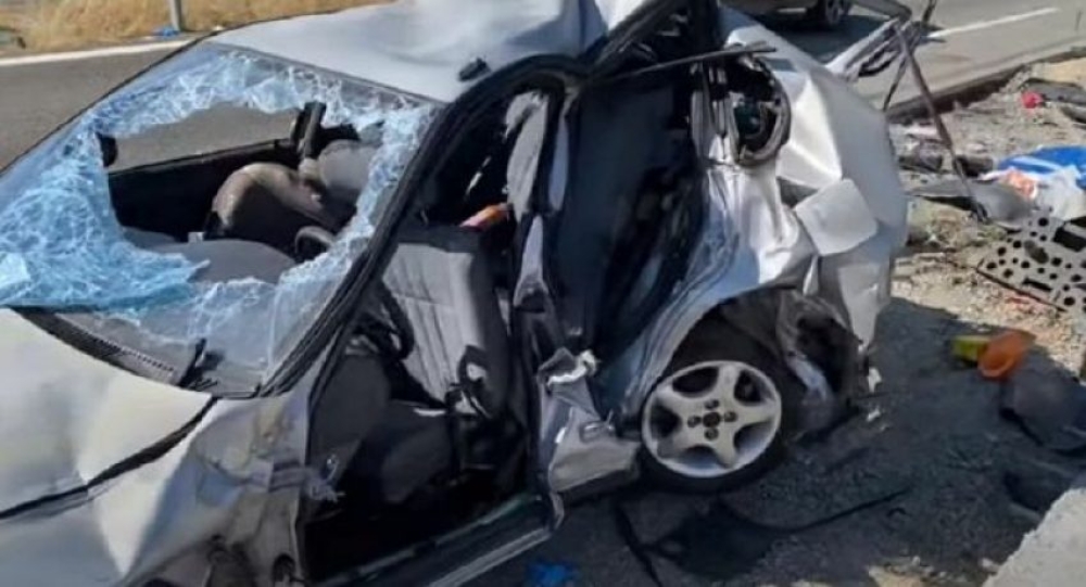 &Theta;&lambda;&iota;&beta;&epsilon;&rho;ή &pi;&rho;&omega;&tau;&iota;ά &tau;&eta;&sigmaf; &Pi;&epsilon;&lambda;&omicron;&pi;&omicron;&nu;&nu;ή&sigma;&omicron;&upsilon; &sigma;&epsilon; &delta;&upsilon;&sigma;&tau;&upsilon;&chi;ή&mu;&alpha;&tau;&alpha;