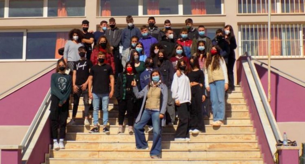 &Mu;&alpha;&theta;&eta;&tau;έ&sigmaf;-&laquo;&epsilon;&pi;&iota;&chi;&epsilon;&iota;&rho;&eta;&mu;&alpha;&tau;ί&epsilon;&sigmaf;&raquo; &mu;&epsilon; έ&mu;&phi;&alpha;&sigma;&eta; &sigma;&tau;&eta;&nu; &alpha;&epsilon;&iota;&phi;&omicron;&rho;ί&alpha; &sigma;&tau;&omicron; &Gamma;&epsilon;&rho;ά&kappa;&iota; (VIDEO)