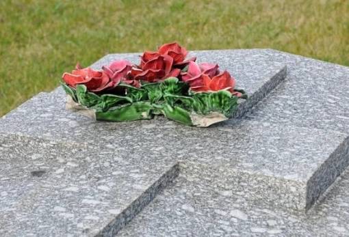 Επιτέλους, Βέρδος-Παυλάκης συμφώνησαν κάπου: Έστω και στο νεκροταφείο!