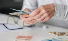 &Sigma;&upsilon;&nu;&tau;ά&xi;&epsilon;&iota;&sigmaf; &chi;&eta;&rho;&epsilon;ί&alpha;&sigmaf;: &Tau;&iota; &alpha;&lambda;&lambda;ά&zeta;&epsilon;&iota; &gamma;&iota;&alpha; &pi;ά&nu;&omega; &alpha;&pi;ό 200.000 &delta;&iota;&kappa;&alpha;&iota;&omicron;ύ&chi;&omicron;&upsilon;&sigmaf;