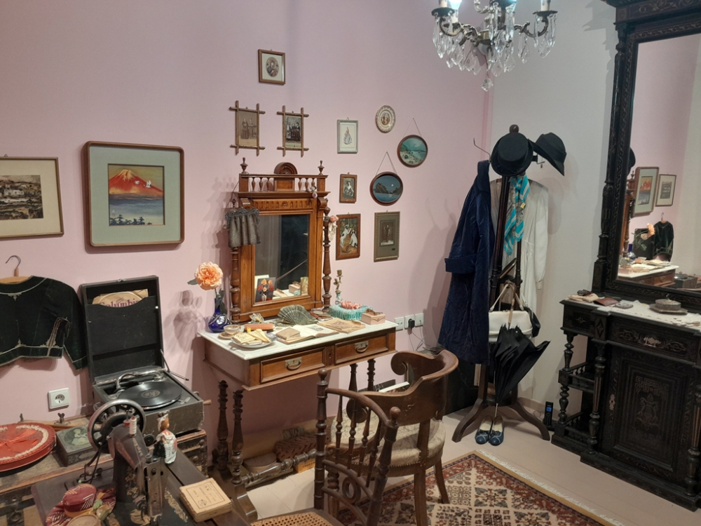 &Delta;&eta;&mu;&omicron;&tau;&iota;&kappa;ά &mu;&omicron;&upsilon;&sigma;&epsilon;ί&alpha; &Sigma;&pi;ά&rho;&tau;&eta;&sigmaf;: &Mu;&omicron;&nu;&alpha;&delta;&iota;&kappa;ό &tau;&alpha;&xi;ί&delta;&iota; &sigma;&tau;&eta;&nu; &iota;&sigma;&tau;&omicron;&rho;ί&alpha; &kappa;&alpha;&iota; &tau;&eta; &lambda;&alpha;&omicron;&gamma;&rho;&alpha;&phi;ί&alpha; &tau;&eta;&sigmaf; &sigma;ύ&gamma;&chi;&rho;&omicron;&nu;&eta;&sigmaf; &pi;ό&lambda;&eta;&sigmaf;