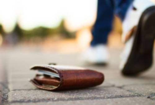 Το πορτοφόλι χάθηκε και παραδόθηκε μαζί με κάτι ανεκτίμητο στη Σπάρτη
