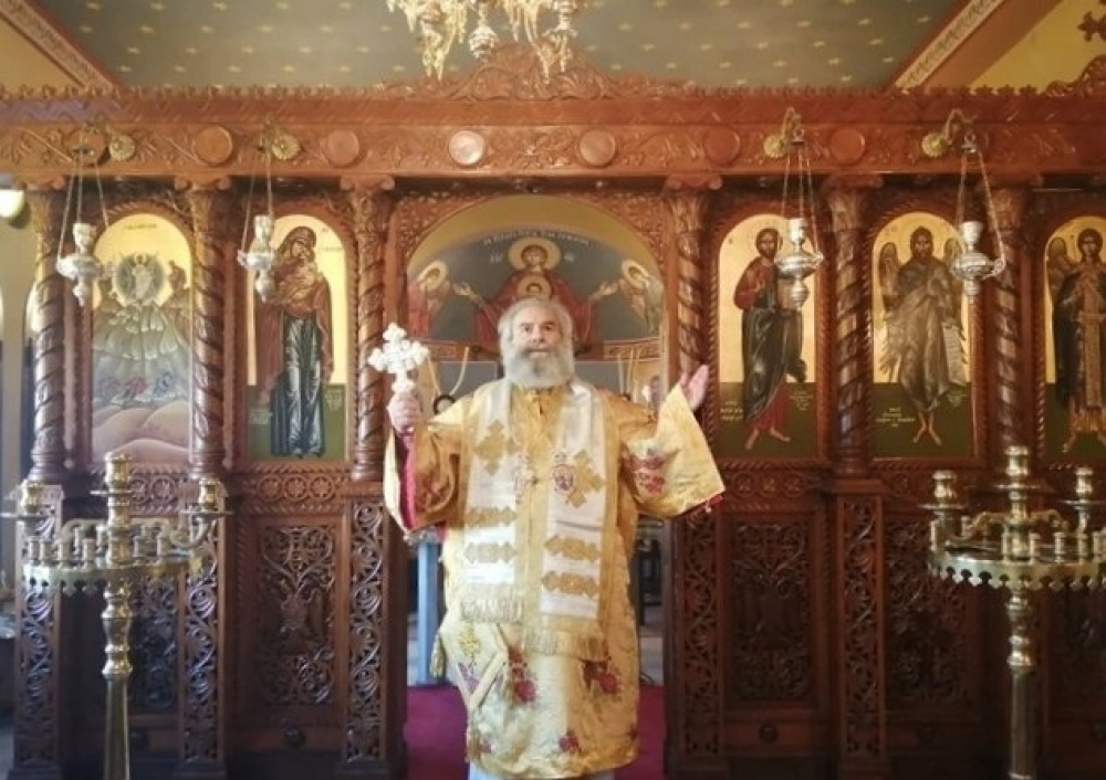 &Mu;&eta;&tau;&rho;&omicron;&pi;&omicron;&lambda;ί&tau;&eta;&sigmaf; &Mu;ά&nu;&eta;&sigmaf;: &laquo;&Kappa;ά&theta;&epsilon; &mu;έ&rho;&alpha; &nu;&alpha; &lambda;έ&mu;&epsilon;: &ldquo;&Delta;ό&xi;&alpha; &sigma;&omicron;&iota; &omicron; &Theta;&epsilon;ό&sigmaf;&rdquo;&raquo;