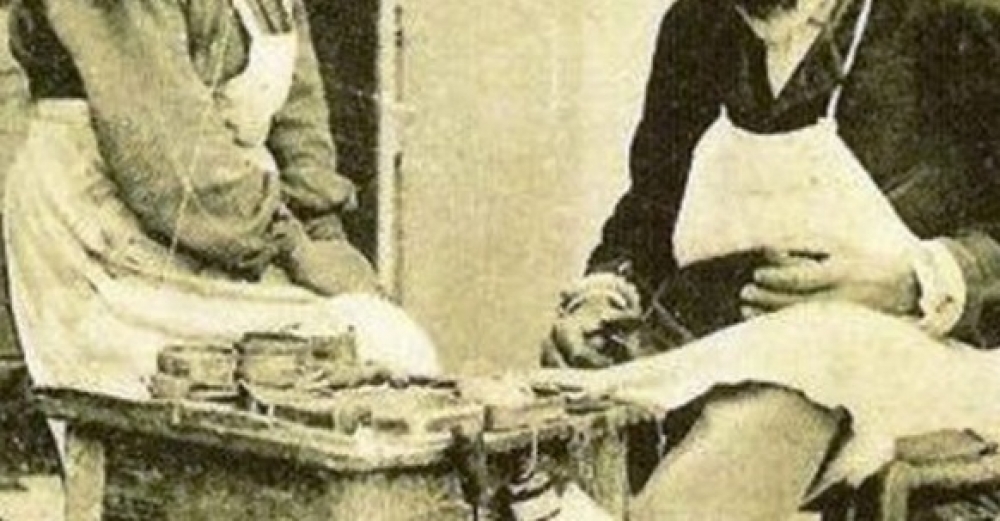 &Omicron; &mu;&pi;&alpha;&lambda;&omega;&mu;&alpha;&tau;ή&sigmaf; &kappa;&alpha;&iota; &eta; &Mu;ό&rho;&alpha;