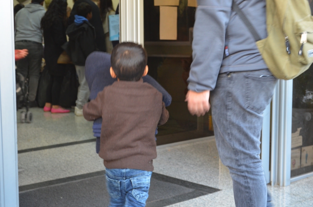 &Delta;&epsilon;&nu; &xi;έ&rho;&omega; &alpha;&nu; &epsilon;ί&nu;&alpha;&iota; &mu;&epsilon;&tau;&alpha;&nu;ά&sigma;&tau;&eta;&sigmaf; ή &pi;&rho;ό&sigma;&phi;&upsilon;&gamma;&alpha;&sigmaf;... &Xi;έ&rho;&omega; ό&tau;&iota; &epsilon;ί&nu;&alpha;&iota; &pi;&alpha;&iota;&delta;ί&hellip;