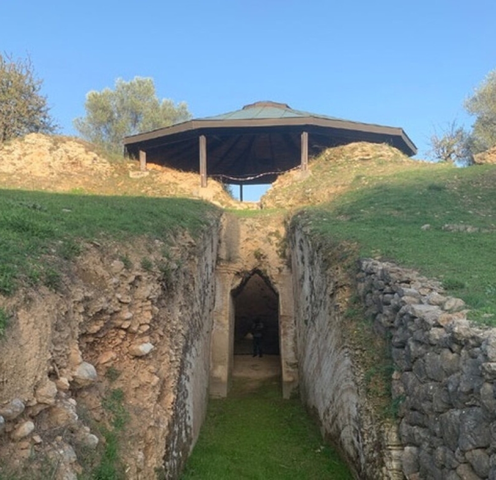&Pi;&rho;ό&omicron;&delta;&omicron;&sigmaf; ή &mu;ό&nu;&omicron; &laquo;&sigma;&tau;&alpha; &chi;&alpha;&rho;&tau;&iota;ά&raquo; &sigma;&tau;&eta;&nu; &Alpha;&rho;&chi;&alpha;ί&alpha; &Pi;&epsilon;&lambda;&lambda;ά&nu;&alpha;;
