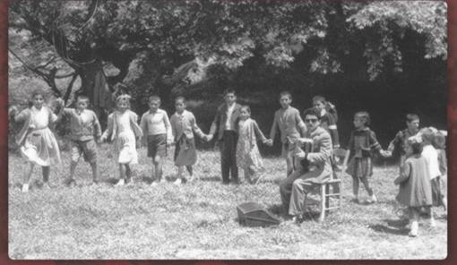 &Omicron;&iota; &laquo;&Pi;&nu;&epsilon;&upsilon;&mu;&alpha;&tau;&iota;&kappa;&omicron;ί &alpha;&kappa;&rho;ί&tau;&epsilon;&sigmaf;&raquo; &tau;&eta;&sigmaf; &epsilon;&lambda;&lambda;&eta;&nu;&iota;&kappa;ή&sigmaf; &epsilon;&kappa;&pi;&alpha;ί&delta;&epsilon;&upsilon;&sigma;&eta;&sigmaf; &alpha;&phi;&eta;&gamma;&omicron;ύ&nu;&tau;&alpha;&iota; &tau;&iota;&sigmaf; &iota;&sigma;&tau;&omicron;&rho;ί&epsilon;&sigmaf; &tau;&omicron;&upsilon;&sigmaf;