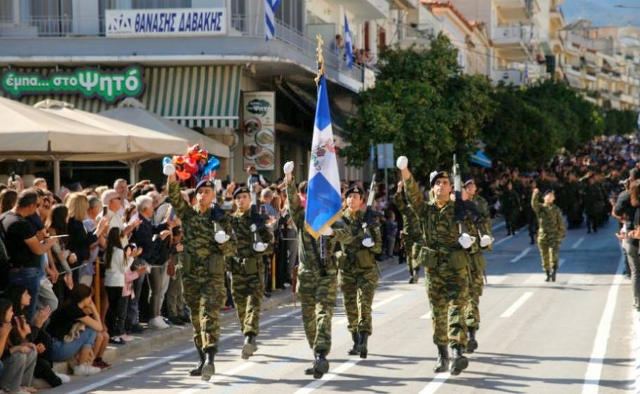 &Eta; &Sigma;&pi;ά&rho;&tau;&eta; &theta;&upsilon;&mu;ά&tau;&alpha;&iota; &kappa;&alpha;&iota; &tau;&iota;&mu;ά &tau;&eta;&nu; &Epsilon;&pi;έ&tau;&epsilon;&iota;&omicron; &tau;&omicron;&upsilon; &laquo;&Omicron;&Chi;&Iota;&raquo;