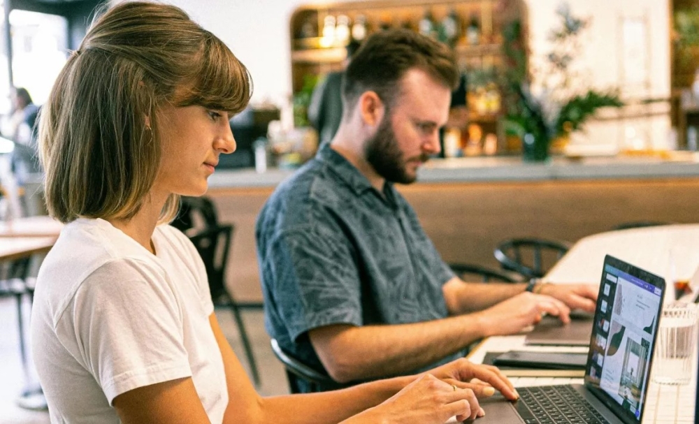 Οι γυναίκες πρέπει να εργαστούν 15½ μήνες για να φτάσουν το ετήσιο εισόδημα των ανδρών