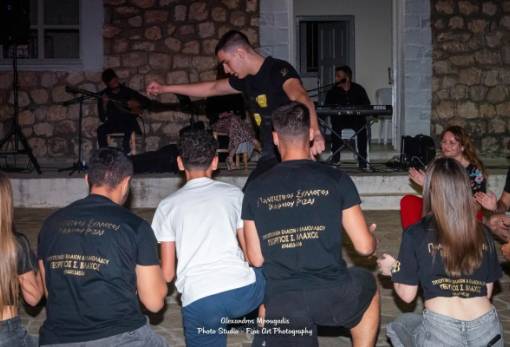 Το κέφι χτύπησε «κόκκινο» στη Λαϊκή Βραδιά του Βαφειού–Ριζά