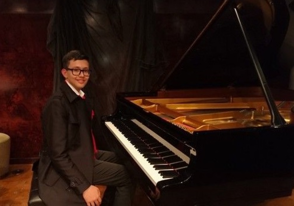 &Delta;&iota;&alpha;&pi;&rho;έ&pi;&epsilon;&iota; &omicron; &pi;&iota;&alpha;&nu;ί&sigma;&tau;&alpha;&sigmaf; &Pi;. &Delta;&rho;&alpha;&kappa;ό&pi;&omicron;&upsilon;&lambda;&omicron;&sigmaf; &alpha;&pi;ό &tau;&eta; &Mu;&omicron;&nu;&epsilon;&mu;&beta;&alpha;&sigma;&iota;ά (&Phi;&Omega;&Tau;&Omicron;)