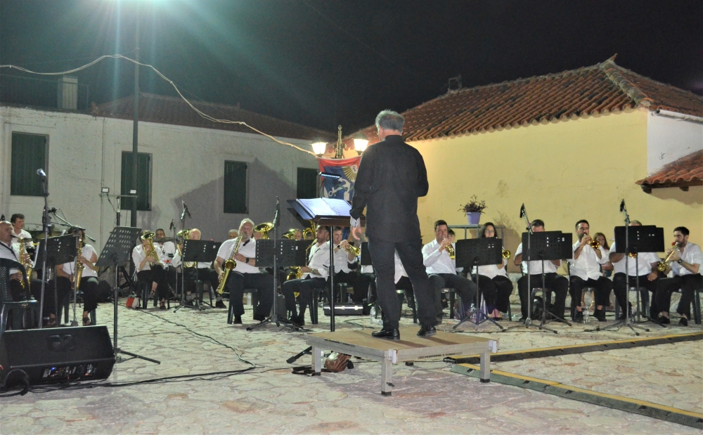 &Mu;&omicron;&nu;&alpha;&delta;&iota;&kappa;ή &beta;&rho;&alpha;&delta;&iota;ά &mu;&epsilon; &tau;&eta;&nu; &Phi;&iota;&lambda;&alpha;&rho;&mu;&omicron;&nu;&iota;&kappa;ή &tau;&omicron;&upsilon; &Delta;. &Sigma;&pi;ά&rho;&tau;&eta;&sigmaf;