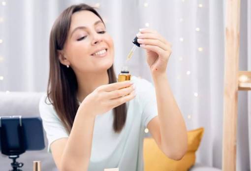 Το πανάρχαιο λάδι που υπόσχεται θαύματα στα social media