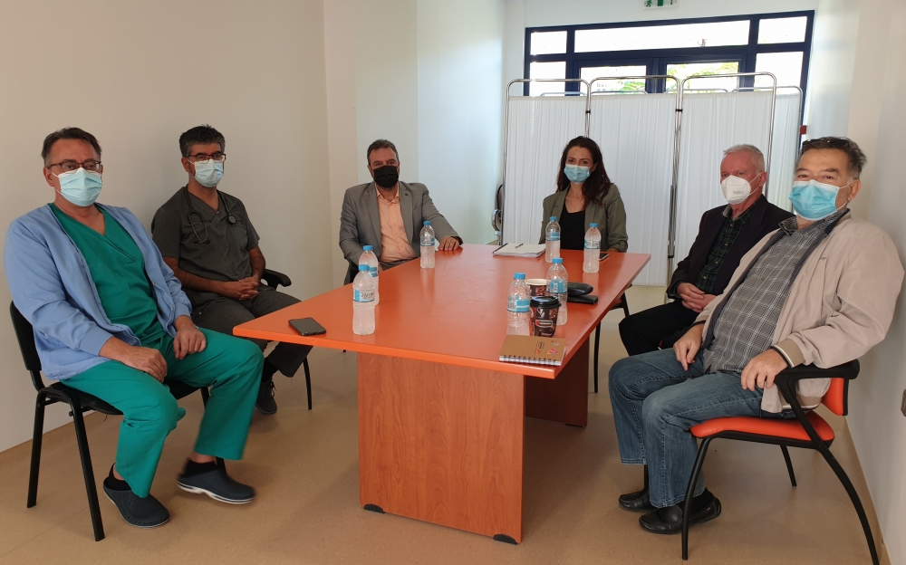 &Sigma;&tau;. &Alpha;&rho;&alpha;&chi;&omega;&beta;ί&tau;&eta;&sigmaf;: &laquo;&Alpha;&pi;ό &tau;&alpha; &chi;&epsilon;&iota;&rho;&omicron;&kappa;&rho;&omicron;&tau;ή&mu;&alpha;&tau;&alpha; &sigma;&tau;&eta;&nu; &alpha;&pi;&omicron;&sigma;&tau;&epsilon;&lambda;έ&chi;&omega;&sigma;&eta;&raquo;