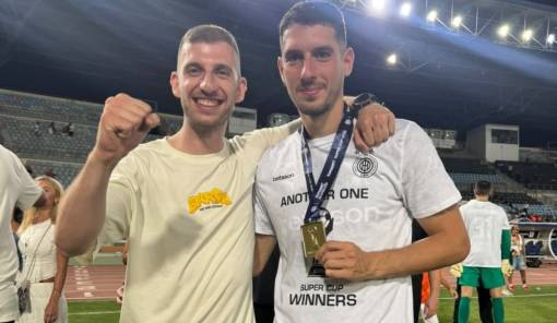 &Sigma;ή&kappa;&omega;&sigma;&epsilon; &kappa;&alpha;&iota; &tau;&omicron; Super Cup &mu;&epsilon; &tau;&omicron;&nu; &Omicron;&Phi;&Eta; &omicron; &Gamma;. &Kappa;&alpha;&nu;&epsilon;&lambda;&lambda;ό&pi;&omicron;&upsilon;&lambda;&omicron;&sigmaf;