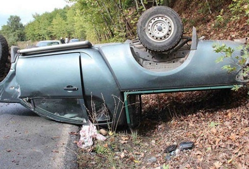 Ανατροπή οχήματος στο Λευκόχωμα