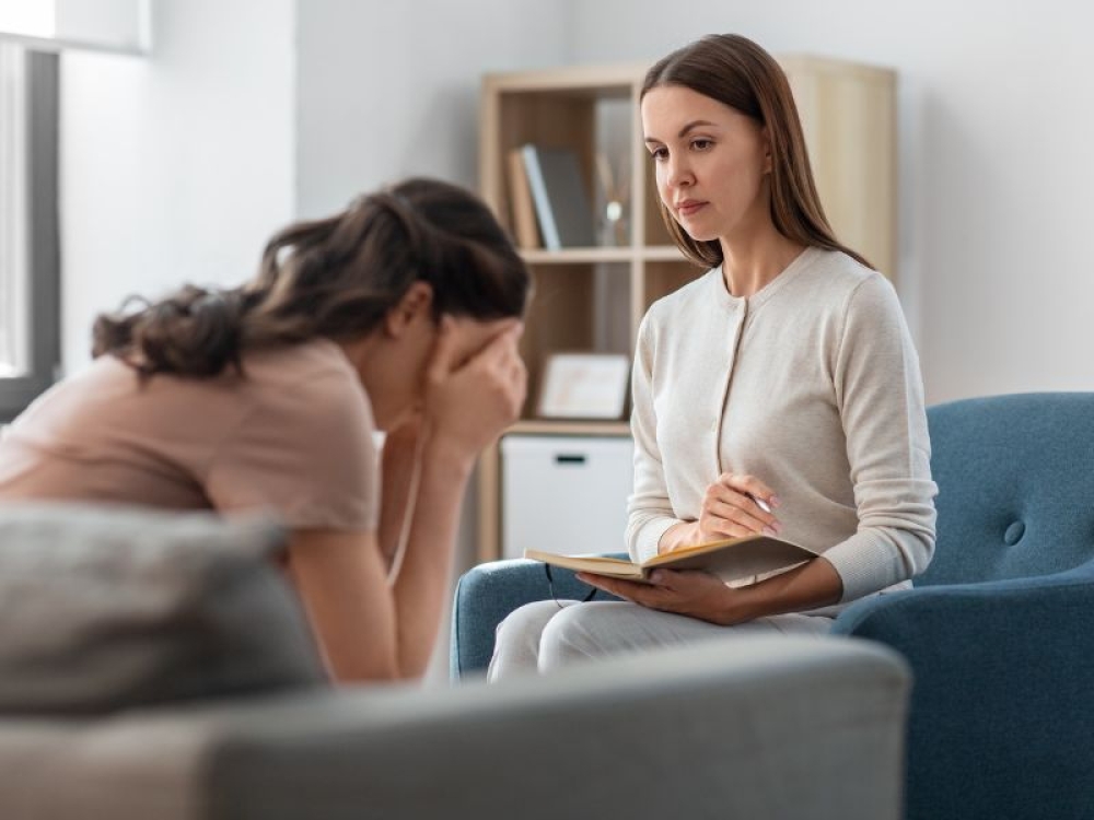 &Tau;&omicron; &kappa;ό&sigma;&tau;&omicron;&sigmaf; &tau;&eta;&sigmaf; &psi;&upsilon;&chi;&iota;&kappa;ή&sigmaf; &upsilon;&gamma;&epsilon;ί&alpha;&sigmaf; &sigma;&tau;&eta;&nu; &Epsilon;&upsilon;&rho;ώ&pi;&eta;: &Pi;ό&sigma;&omicron; &alpha;&nu;&tau;έ&chi;&omicron;&upsilon;&nu; &omicron;&iota; &epsilon;&rho;&gamma;&alpha;&zeta;ό&mu;&epsilon;&nu;&omicron;&iota;;