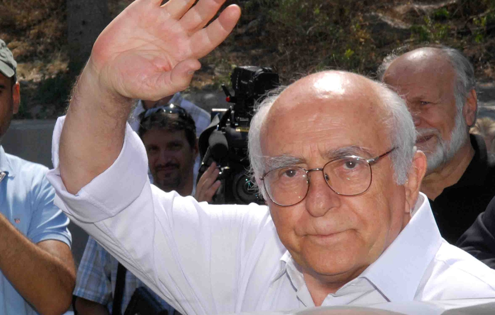 &Tau;&omicron; &laquo;&alpha;&nu;&tau;ί&omicron;&raquo; &Delta;&alpha;&beta;ά&kappa;&eta; &sigma;&epsilon; &Sigma;&omicron;&upsilon;&phi;&lambda;&iota;ά
