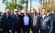 &Delta;&iota;&alpha;&delta;&eta;&lambda;&omega;&tau;έ&sigmaf; &sigma;&alpha;&nu; &mu;&iota;&alpha; &laquo;&gamma;&rho;&omicron;&theta;&iota;ά&raquo; έ&xi;&omega; &alpha;&pi;ό &tau;&eta; &Beta;&omicron;&upsilon;&lambda;ή &omicron;&iota; &delta;ή&mu;&alpha;&rho;&chi;&omicron;&iota; &tau;&eta;&sigmaf; &Lambda;&alpha;&kappa;&omega;&nu;ί&alpha;&sigmaf;