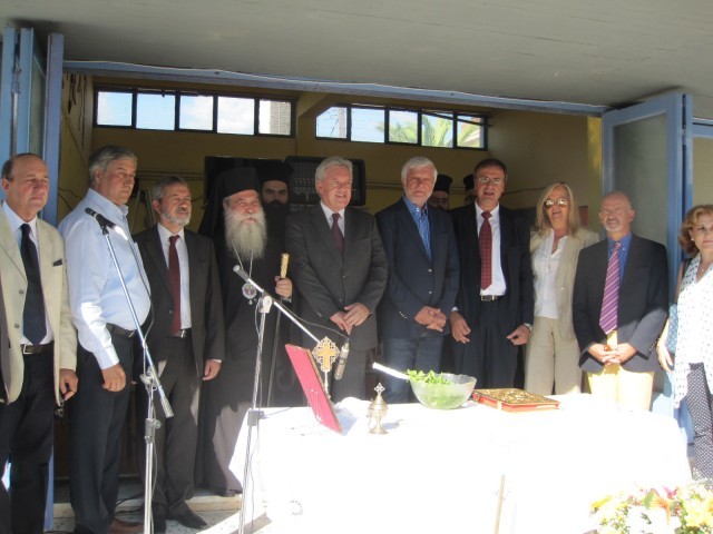 &Tau;&alpha;&tau;&omicron;ύ&lambda;&eta;&sigmaf;:&laquo;&Eta; &Pi;&alpha;&iota;&delta;&epsilon;ί&alpha; &alpha;&pi;&omicron;&tau;&epsilon;&lambda;&epsilon;ί &beta;&alpha;&sigma;&iota;&kappa;ό &pi;&upsilon;&lambda;ώ&nu;&alpha; &kappa;&omicron;&iota;&nu;&omega;&nu;&iota;&kappa;ή&sigmaf; &sigma;&upsilon;&nu;&omicron;&chi;ή&sigmaf;&raquo;