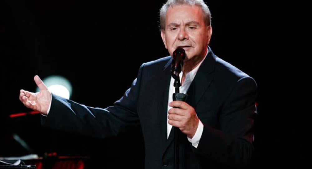 &Alpha;&nu;&alpha;&beta;ά&lambda;&lambda;&epsilon;&tau;&alpha;&iota; &gamma;&iota;&alpha; &Tau;&epsilon;&tau;ά&rho;&tau;&eta; &eta; &sigma;&upsilon;&nu;&alpha;&upsilon;&lambda;ί&alpha; &Mu;. &Mu;&eta;&tau;&sigma;&iota;ά-&Phi;&iota;&lambda;&alpha;&rho;&mu;&omicron;&nu;&iota;&kappa;ή&sigmaf; &sigma;&tau;&omicron; &Sigma;&alpha;ϊ&nu;&omicron;&pi;&omicron;ύ&lambda;&epsilon;&iota;&omicron;