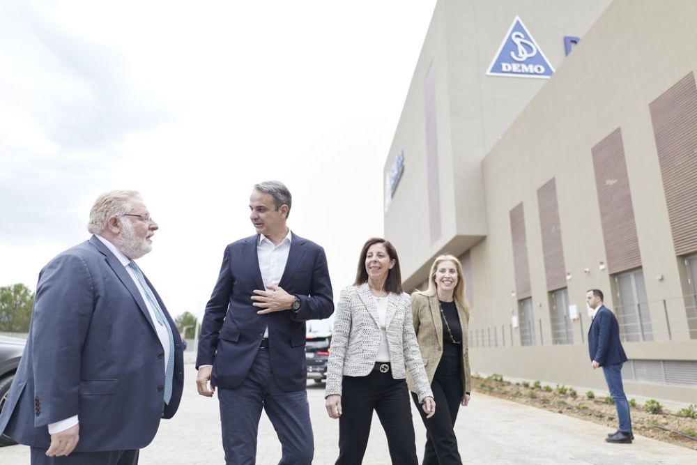 &Pi;&epsilon;&lambda;&omicron;&pi;&omicron;&nu;&nu;&eta;&sigma;&iota;&alpha;&kappa;ή &laquo;&alpha;&tau;&mu;&omicron;&mu;&eta;&chi;&alpha;&nu;ή&raquo; &sigma;&tau;&eta;&nu; &epsilon;&theta;&nu;&iota;&kappa;ή &pi;&alpha;&rho;&alpha;&gamma;&omega;&gamma;ή &phi;&alpha;&rho;&mu;ά&kappa;&omicron;&upsilon;