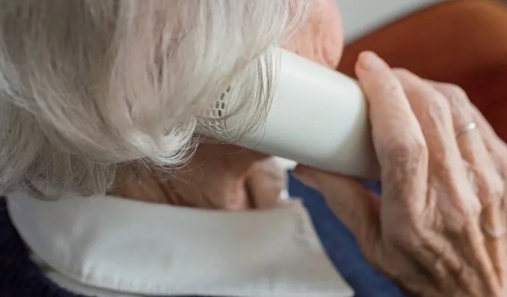 Απατεώνες «στράγγιξαν» ηλικιωμένη στη Μάνη