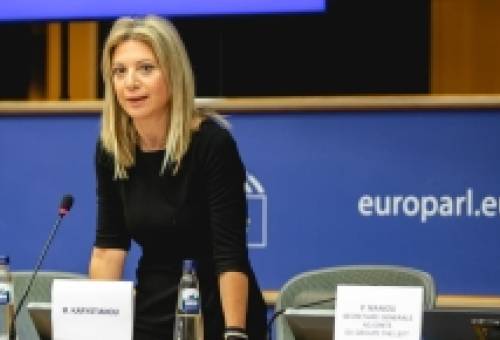 Κόκκινη κάρτα σε Κυβέρνηση με πτώση 12 μονάδων για ΝΔ