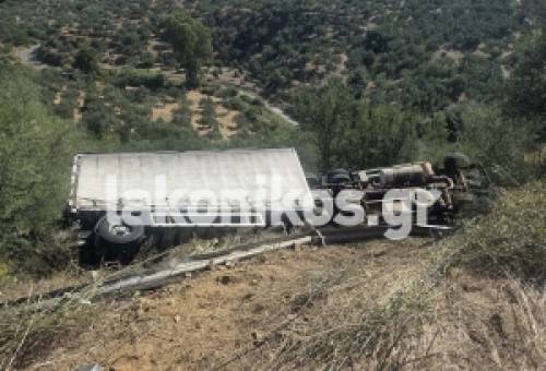 Νταλίκα έπεσε σε γκρεμό στον Κλαδά: Νεκρός ο 48χρονος οδηγός