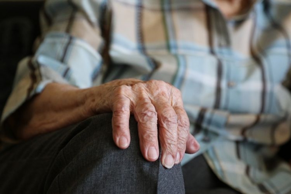 &Eta; &mu;&omicron;&nu;&alpha;&xi;&iota;ά &tau;&omega;&nu; &eta;&lambda;&iota;&kappa;&iota;&omega;&mu;έ&nu;&omega;&nu; &alpha;&upsilon;&xi;ά&nu;&epsilon;&iota; &tau;&omicron;&nu; &kappa;ί&nu;&delta;&upsilon;&nu;&omicron; ά&nu;&omicron;&iota;&alpha;&sigmaf;, &iota;&delta;ί&omega;&sigmaf; &epsilon;&nu; &mu;έ&sigma;&omega; &pi;&alpha;&nu;&delta;&eta;&mu;ί&alpha;&sigmaf;