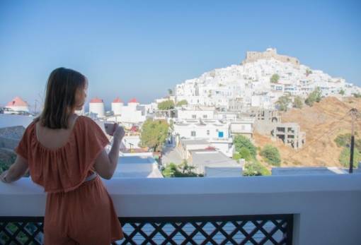 Airbnb: Μεγάλη αύξηση κατά 13% στην προσφορά καταλυμάτων