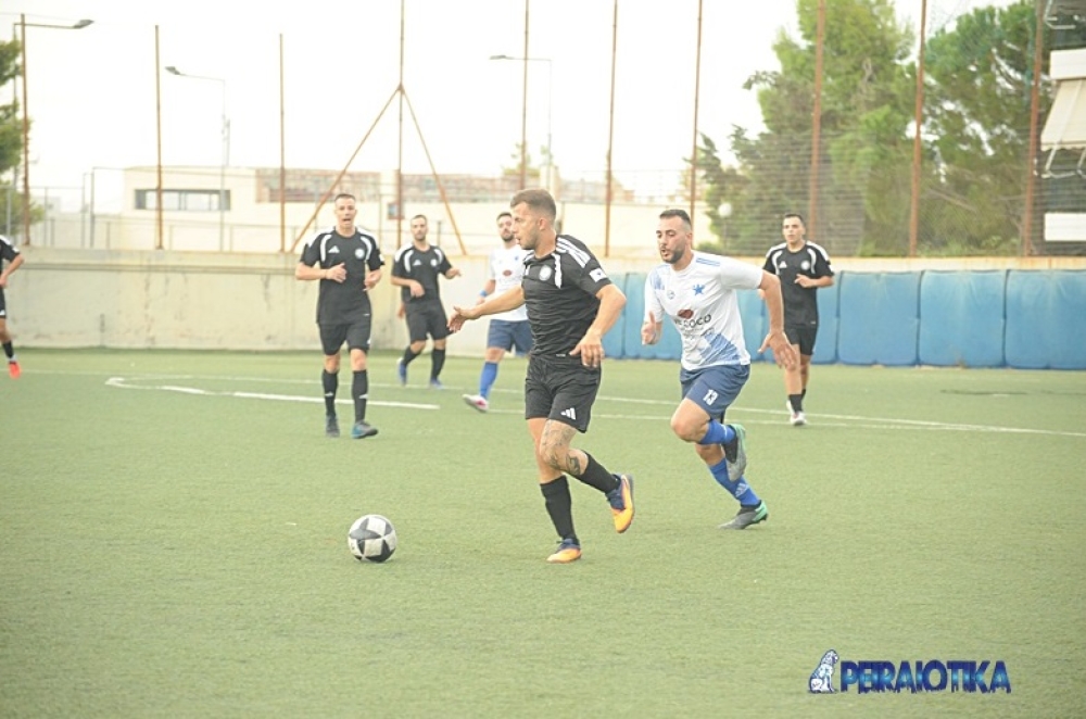 &Iota;&sigma;&tau;&omicron;&rho;&iota;&kappa;ό &nu;&tau;&epsilon;&mu;&pi;&omicron;ύ&tau;&omicron; &mu;&epsilon; &tau;&omicron; &laquo;&delta;&epsilon;&xi;ί&raquo; &gamma;&iota;&alpha; &tau;&eta;&nu; &Alpha;&Epsilon; &Mu;ά&nu;&eta;&sigmaf;