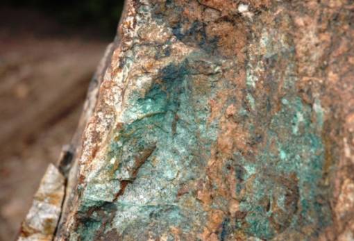 Βιομηχανικός «πλούτος» στο υπέδαφος των Μολάων