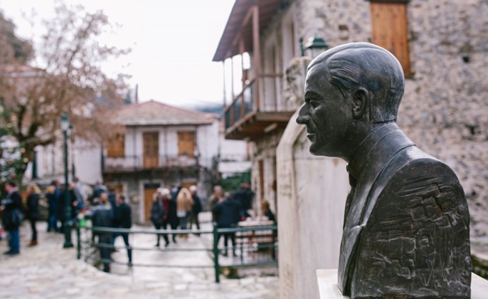 &Beta;&alpha;&mu;&beta;&alpha;&kappa;&omicron;ύ &Lambda;&alpha;&kappa;&omega;&nu;ί&alpha;&sigmaf;: &Mu;&iota;&alpha; &pi;&rho;&omega;&tau;ό&tau;&upsilon;&pi;&eta; &iota;&sigma;&tau;&omicron;&rho;ί&alpha; &alpha;&nu;&alpha;&beta;ί&omega;&sigma;&eta;&sigmaf; &mu;&epsilon; &mu;&epsilon;&tau;&rho;ή&sigma;&iota;&mu;&alpha; &alpha;&pi;&omicron;&tau;&epsilon;&lambda;έ&sigma;&mu;&alpha;&tau;&alpha;