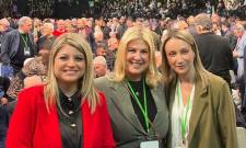 &laquo;&Tau;&omicron; &Pi;&Alpha;&Sigma;&Omicron;&Kappa; &epsilon;ί&nu;&alpha;&iota; &epsilon;&delta;ώ &kappa;&alpha;&iota; &pi;&rho;&omicron;&chi;&omega;&rho;ά &mu;&pi;&rho;&omicron;&sigma;&tau;ά&raquo;