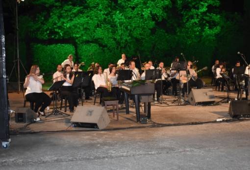 «Άνοιξε» η αυλαία του 36ου Φεστιβάλ Σαϊνοπουλείου με τον Μανώλη Μητσιά