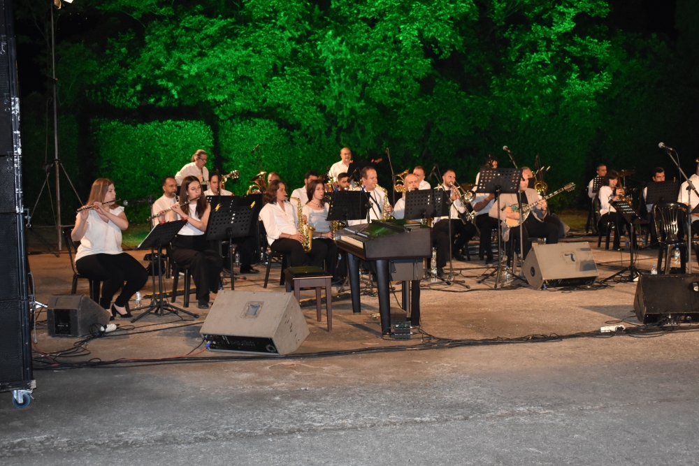 &laquo;Ά&nu;&omicron;&iota;&xi;&epsilon;&raquo; &eta; &alpha;&upsilon;&lambda;&alpha;ί&alpha; &tau;&omicron;&upsilon; 36&omicron;&upsilon; &Phi;&epsilon;&sigma;&tau;&iota;&beta;ά&lambda; &Sigma;&alpha;ϊ&nu;&omicron;&pi;&omicron;&upsilon;&lambda;&epsilon;ί&omicron;&upsilon; &mu;&epsilon; &tau;&omicron;&nu; &Mu;&alpha;&nu;ώ&lambda;&eta; &Mu;&eta;&tau;&sigma;&iota;ά