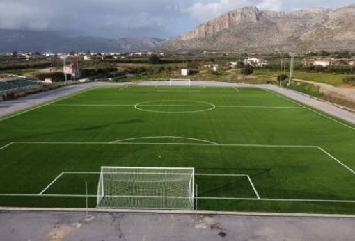 Εκσυγχρονίζονται οι υποδομές στίβου στο Δημοτικό Στάδιο Νεάπολης